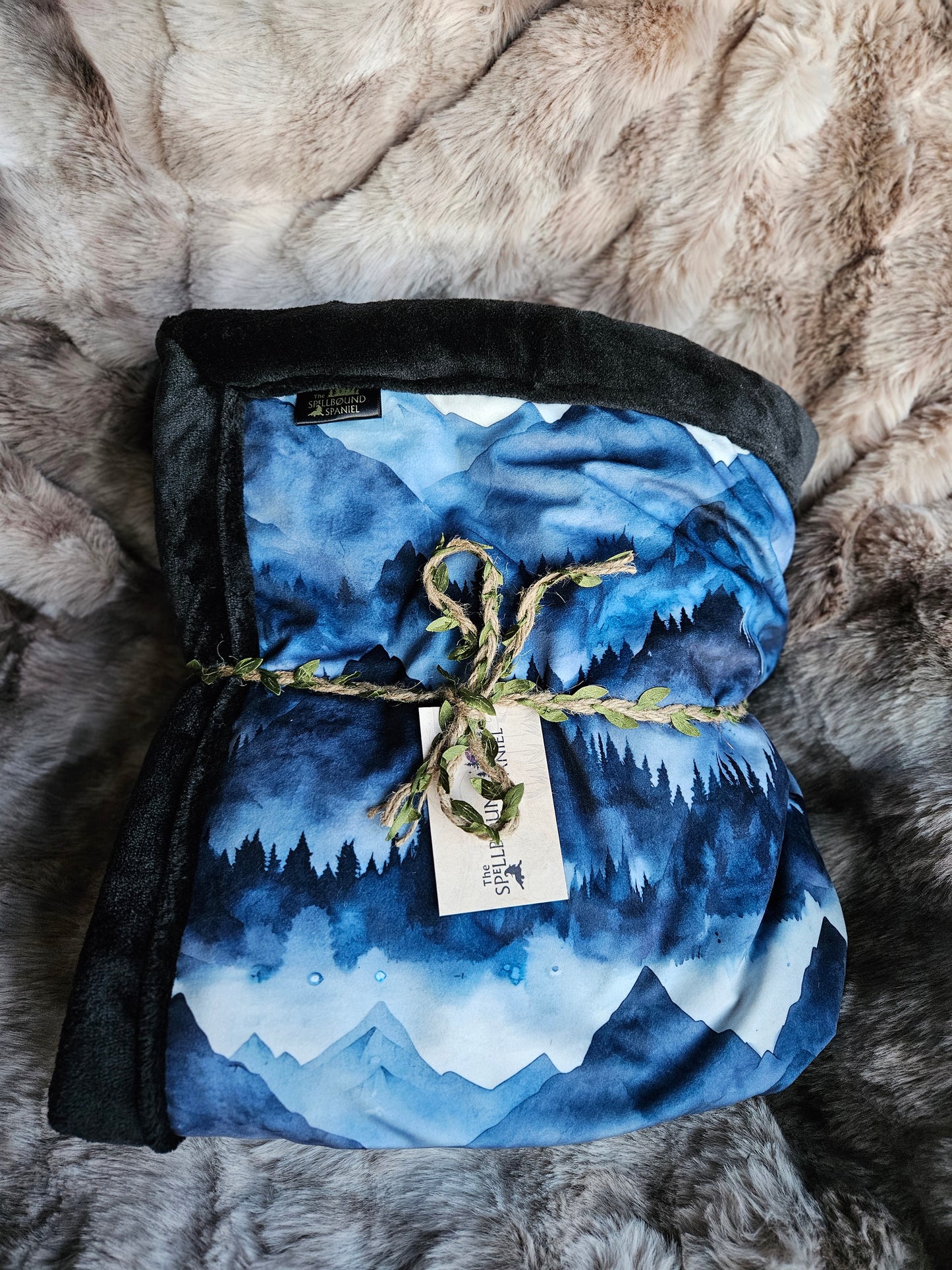 Regular Size Handmade Luxury Human Blanket (165cm x 135cm)